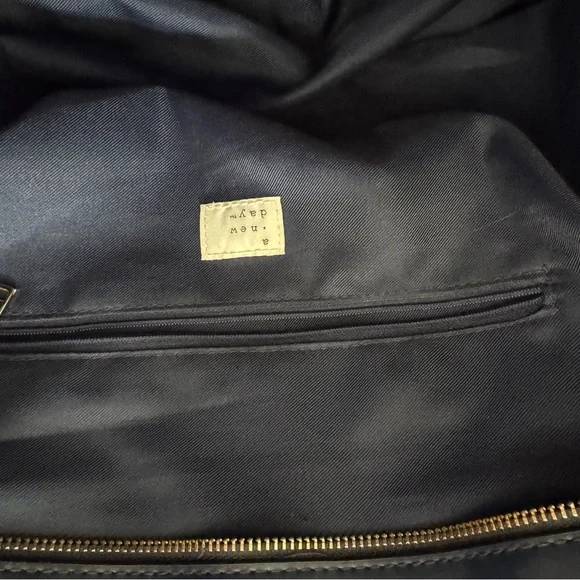 Navy Blue Leather Tote Bag - Picture 5 of 5